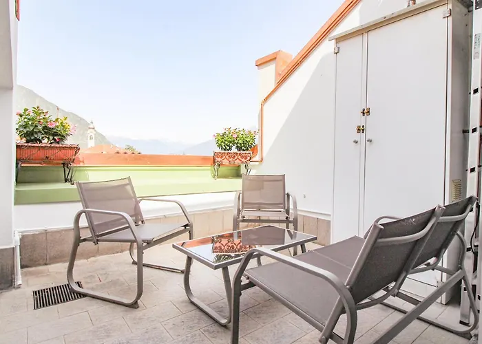 アパート Molly メナッジョ